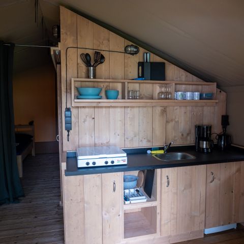 TENTE TOILE ET BOIS 6 personnes - y compris les installations sanitaires