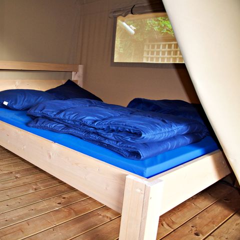 TENTE TOILE ET BOIS 6 personnes - y compris toilettes