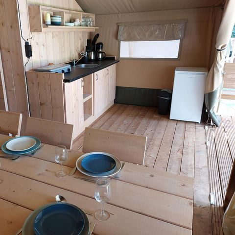 Tente en toile et en bois 6 personnes - y compris les installations sanitaires