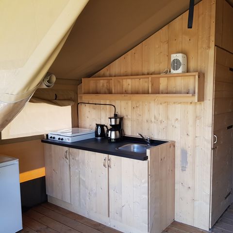 TENTE TOILE ET BOIS 4 personnes - y compris les installations sanitaires
