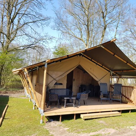TENTE TOILE ET BOIS 4 personnes - y compris les installations sanitaires