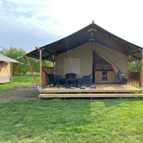 TENTE TOILE ET BOIS 4 personnes - y compris les installations sanitaires