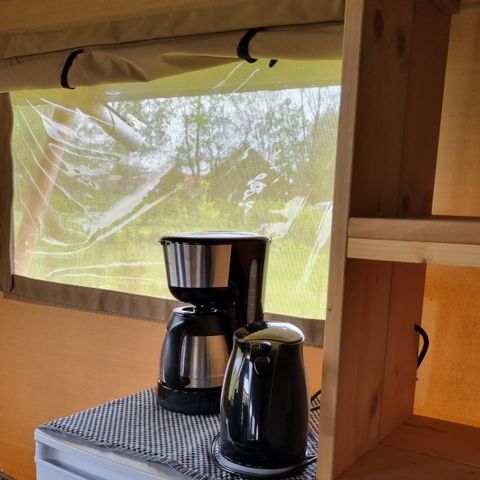 TENTE TOILE ET BOIS 6 personnes - y compris les toilettes