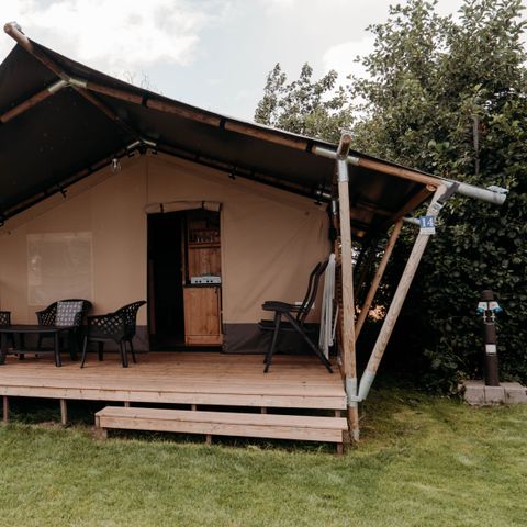 Tente en toile et en bois 4 personnes - y compris les installations sanitaires