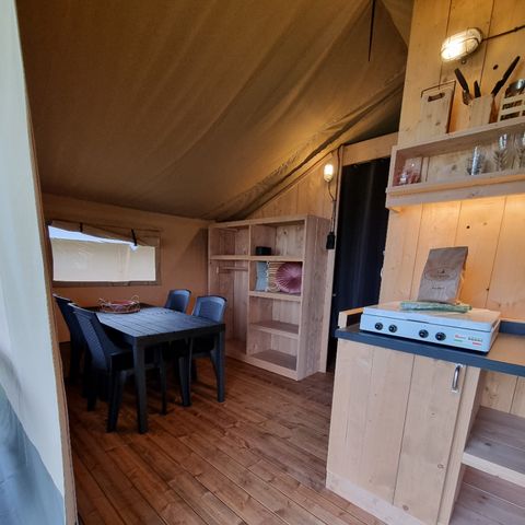 Tente en toile et en bois 4 personnes - y compris les installations sanitaires