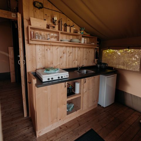 Tente en toile et en bois 4 personnes - y compris les installations sanitaires