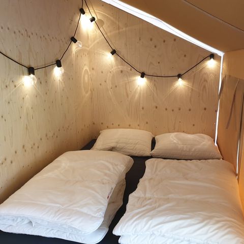 Tente en toile et en bois 6 personnes - XL avec toilettes