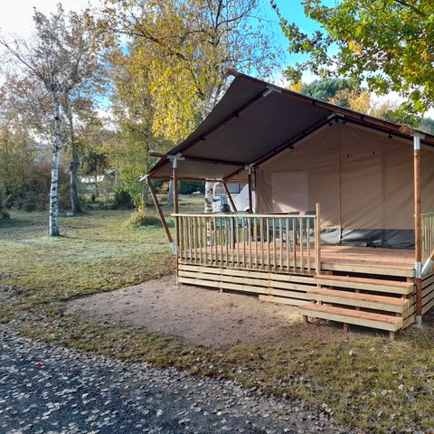 TENTE TOILE ET BOIS 6 personnes - y compris les toilettes