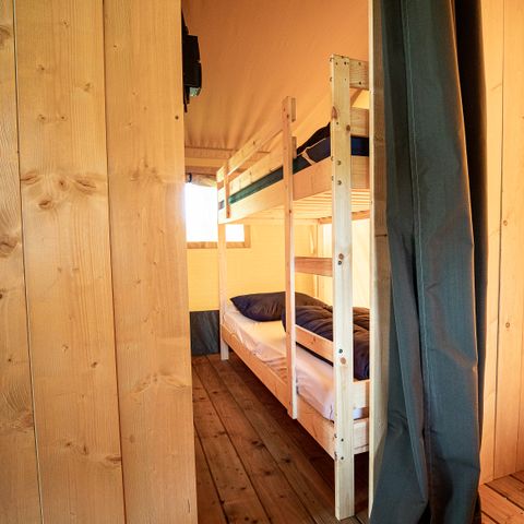 Tente en toile et en bois 4 personnes - y compris les installations sanitaires