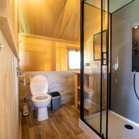 Tente en toile et en bois 4 personnes - y compris les installations sanitaires