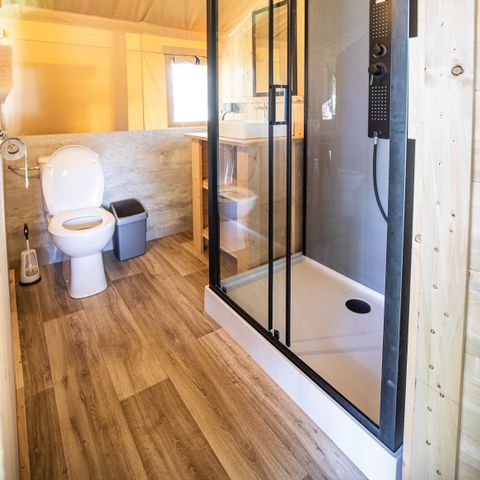 Tente en toile et en bois 4 personnes - y compris les installations sanitaires