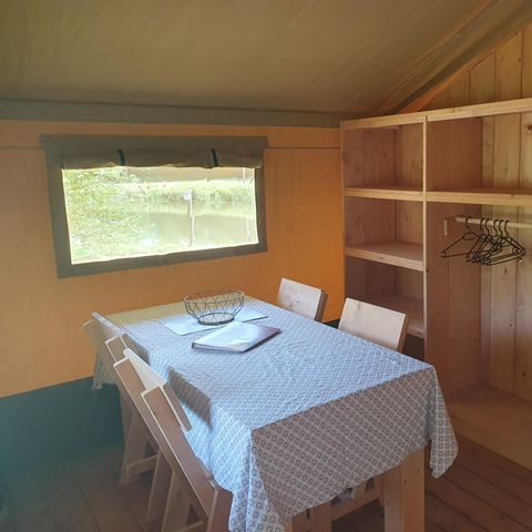 Tente en toile et en bois 4 personnes - y compris les installations sanitaires