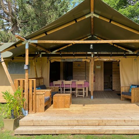 TENTE TOILE ET BOIS 6 personnes - y compris les installations sanitaires