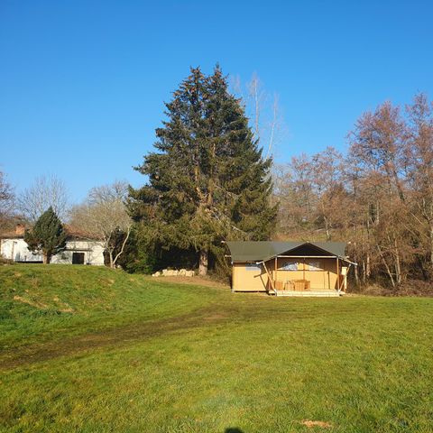 Tente en toile et en bois 6 personnes - y compris les installations sanitaires