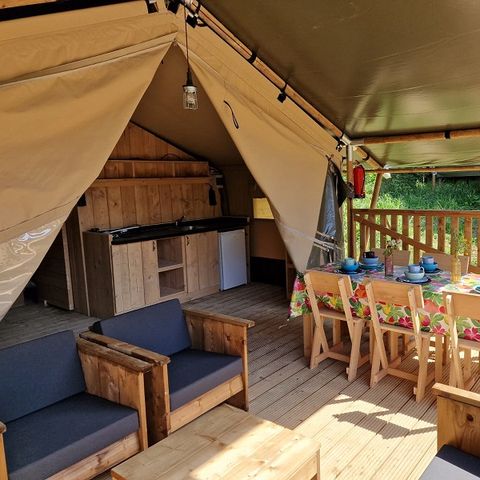 TENTE TOILE ET BOIS 6 personnes - y compris les installations sanitaires