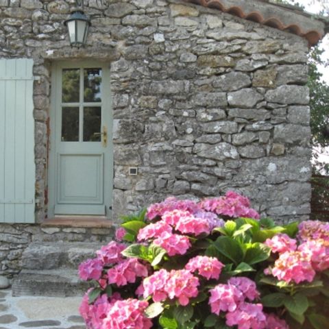 CHAMBRE 2 personnes - Petit Mas (petite chambre d'hôtes avec petit déjeuner ) / 2 pers inclus / classé 3 épis