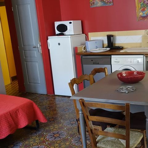 GÎTE 4 personnes - En dehors du Domaine, maison de village Gîte équipé pour 4 pers / accès piscine en option