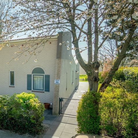 Bungalow 8 personnes - 8L