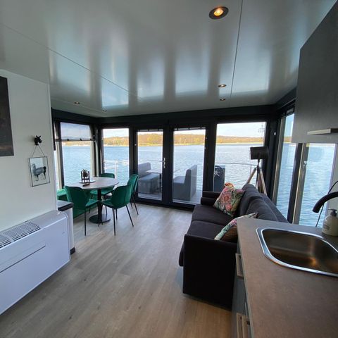 LODGE 6 personnes - Bateau-maison (avec terrasse sur le toit)