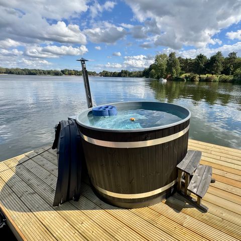 LODGE 6 personnes - Bateau-maison 4-6 personnes (avec terrasse sur le toit et bain à remous)