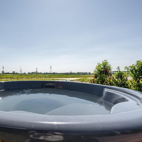 VILLA 6 personnes - Paris avec bain à remous et sauna à barils