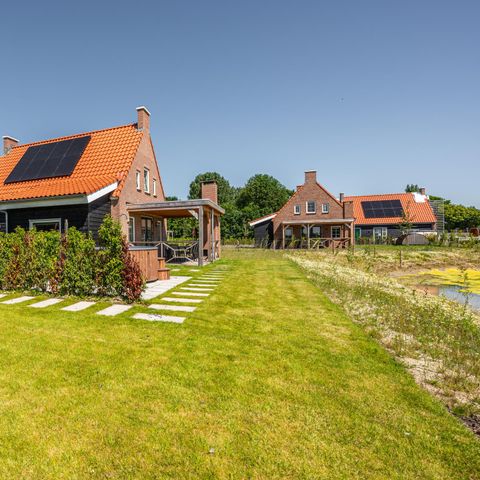 VILLA 7 personnes - Villa de jardin avec bain à remous et sauna