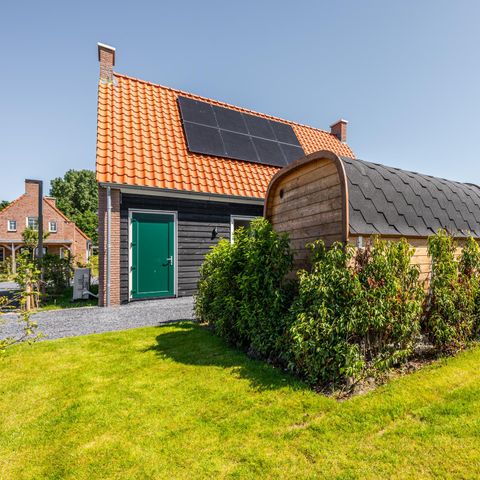 VILLA 7 personnes - Villa de jardin avec bain à remous et sauna