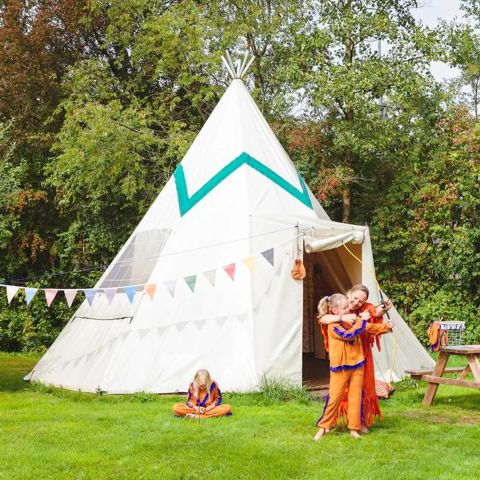 HÉBERGEMENT INSOLITE 4 personnes - Tipi Jippi Tipi