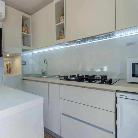 MOBILHOME 2 personnes - Comfort | 1 Ch. | 2 Pers. | Terrasse surélevée | Clim. | TV