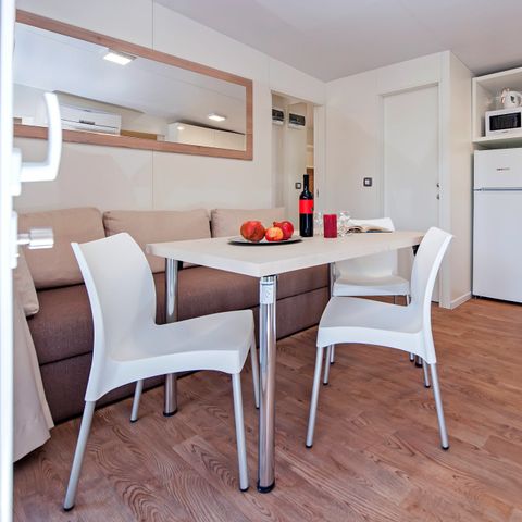 Mobilhome 6 personnes - Mobil-home | Comfort XL | 3 Ch. | 6 Pers. | Terrasse surélevée | 2 SDB | Clim. | TV