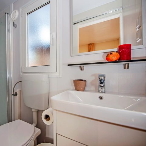 Mobilhome 6 personnes - Mobil-home | Comfort XL | 2 Ch. | 4/6 Pers. | Terrasse surélevée | 2 SDB | Clim. | TV