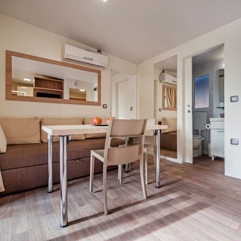 Mobilhome 4 personnes - Mobil-home | Comfort XL | 2 Ch. | 4 Pers. | Terrasse surélevée | 2 SDB | Clim. | TV
