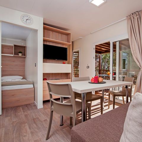 Mobilhome 4 personnes - Mobil-home | Comfort XL | 2 Ch. | 4 Pers. | Terrasse surélevée | 2 SDB | Clim. | TV